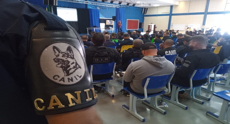 GUARDA CIVIL MUNICIPAL PARTICIPA DE CONGRESSO K9 (CÃES POLICIAIS)