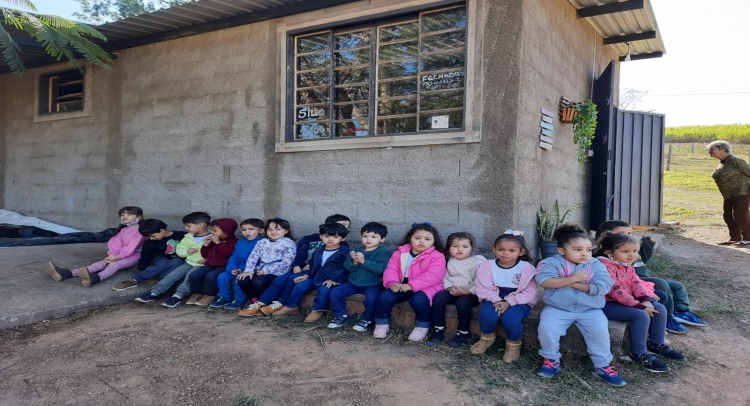 PROGRAMA “A UNIÃO FAZ A VIDA” LEVA ALUNOS DA ESCOLA MARIA LÚCIA TRIPOLONI PARA CONHECER SÍTIO.