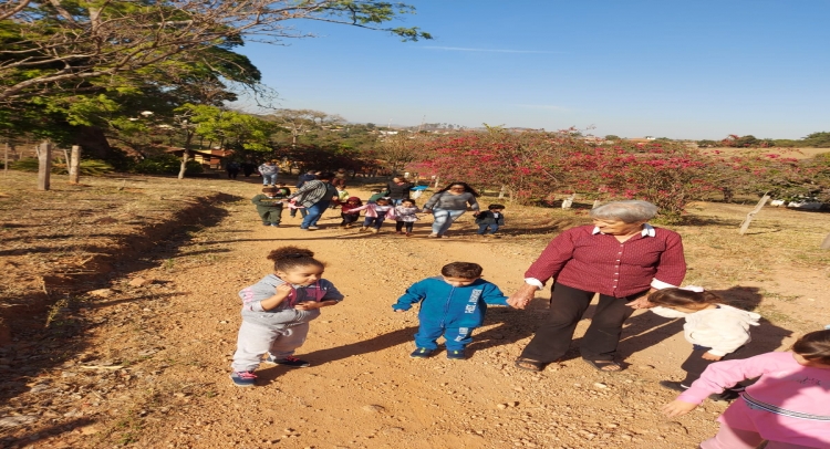 PROGRAMA “A UNIÃO FAZ A VIDA” LEVA ALUNOS DA ESCOLA MARIA LÚCIA TRIPOLONI PARA CONHECER SÍTIO.