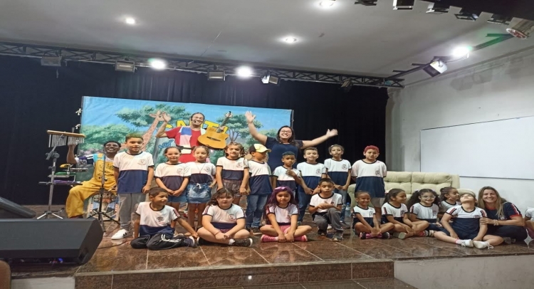 SEMANA DA CRIANÇA MOBILIZA TODAS AS ESCOLAS MUNICIPAIS DE TAPIRATIBA