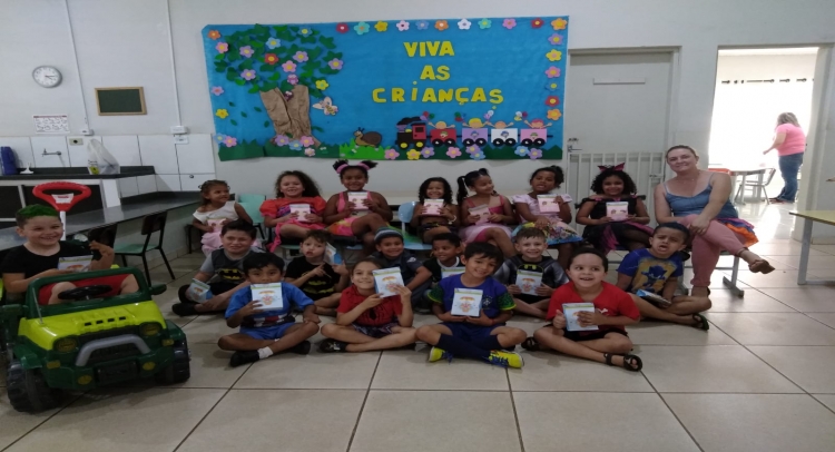 SEMANA DA CRIANÇA MOBILIZA TODAS AS ESCOLAS MUNICIPAIS DE TAPIRATIBA