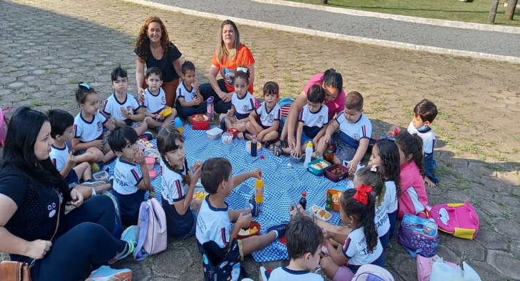 SEMANA DA CRIANÇA MOBILIZA TODAS AS ESCOLAS MUNICIPAIS DE TAPIRATIBA