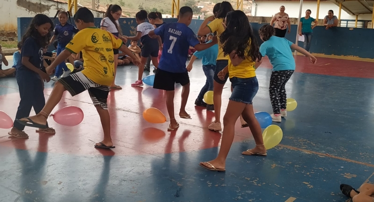 SEMANA DA CRIANÇA MOBILIZA TODAS AS ESCOLAS MUNICIPAIS DE TAPIRATIBA