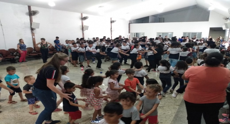 SEMANA DA CRIANÇA MOBILIZA TODAS AS ESCOLAS MUNICIPAIS DE TAPIRATIBA