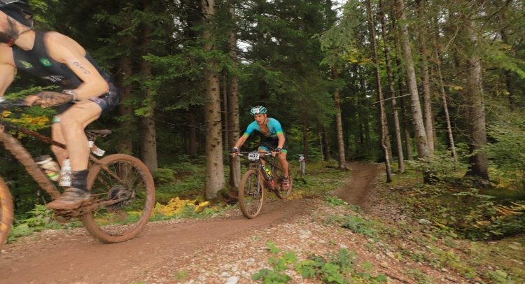 TAPIRATIBA É REPRESENTADA NO MUNDIAL DO XTERRA NA ITÁLIA.