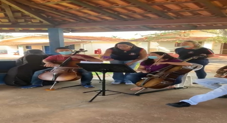 ESCOLA MUNICIPAL DE TAPIRATIBA REALIZA PROJETO NO LAR ASSISTENCIAL OSÓRIO MACIEL DE FARIA (ASILO).