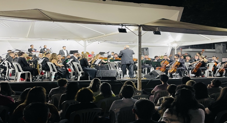 BRAVO, BRAVISSIMO... ASSIM FOI A APRESENTAÇÃO DA ORQUESTRA JAZZ-SINFÔNICA DE SÃO JOÃO DA BOA VISTA EM TAPIRATIBA.