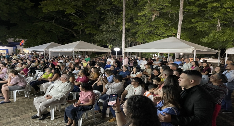 BRAVO, BRAVISSIMO... ASSIM FOI A APRESENTAÇÃO DA ORQUESTRA JAZZ-SINFÔNICA DE SÃO JOÃO DA BOA VISTA EM TAPIRATIBA.