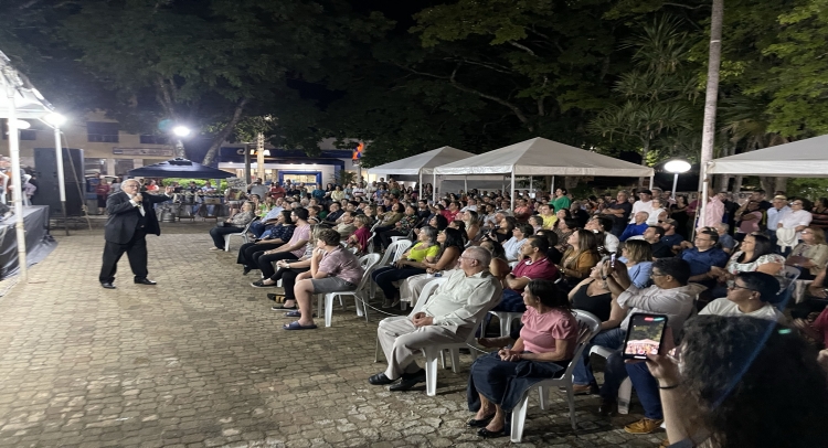 BRAVO, BRAVISSIMO... ASSIM FOI A APRESENTAÇÃO DA ORQUESTRA JAZZ-SINFÔNICA DE SÃO JOÃO DA BOA VISTA EM TAPIRATIBA.