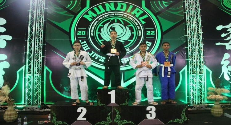 MAIS UM ORGULHO DO ESPORTE TAPIRATIBENSE AGORA NO JIU-JITSU