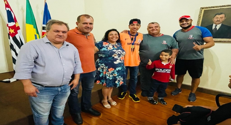 TAPIRATIBA É CAMPEÃ DO CAMPEONATO REGIONAL DE FUTSAL MASCULINO 2022