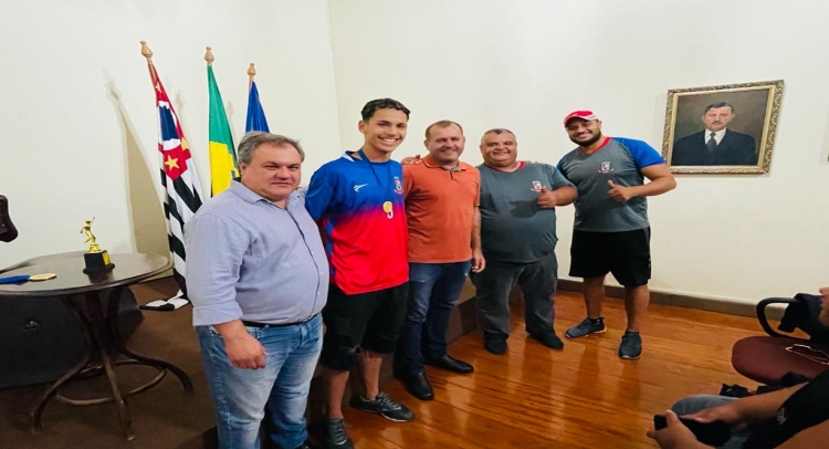 TAPIRATIBA É CAMPEÃ DO CAMPEONATO REGIONAL DE FUTSAL MASCULINO 2022