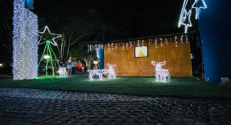 INAUGURAÇÃO DAS LUZES DE NATAL E ABERTURA DA EXPOSIÇÃO DE PRESÉPIOS FOI UM SUCESSO!