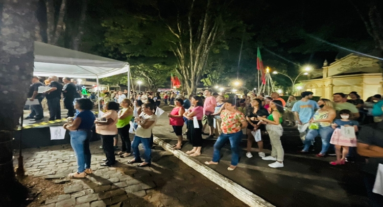 INAUGURAÇÃO DAS LUZES DE NATAL E ABERTURA DA EXPOSIÇÃO DE PRESÉPIOS FOI UM SUCESSO!