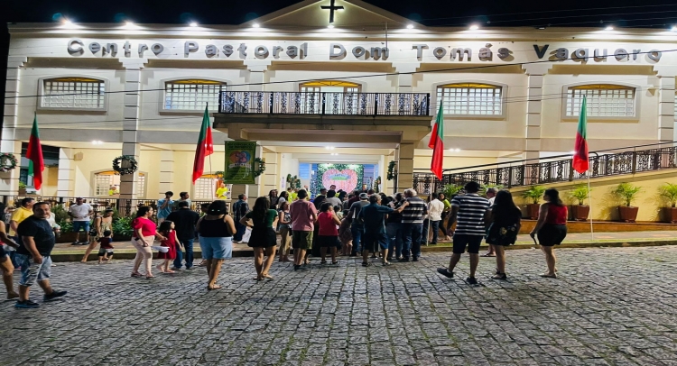 INAUGURAÇÃO DAS LUZES DE NATAL E ABERTURA DA EXPOSIÇÃO DE PRESÉPIOS FOI UM SUCESSO!