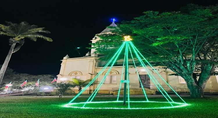 INAUGURAÇÃO DAS LUZES DE NATAL E ABERTURA DA EXPOSIÇÃO DE PRESÉPIOS FOI UM SUCESSO!