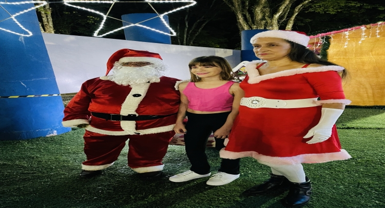 CHEGADA DO PAPAI NOEL REUNE CENTENAS DE FAMÍLIAS TAPIRATIBENSES.