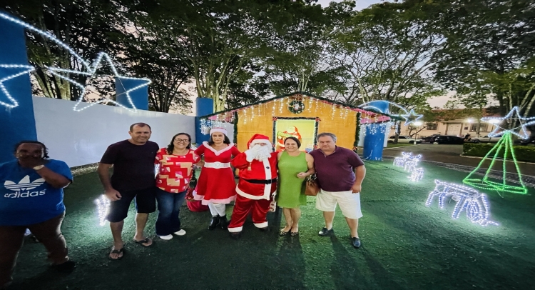 CHEGADA DO PAPAI NOEL REUNE CENTENAS DE FAMÍLIAS TAPIRATIBENSES.