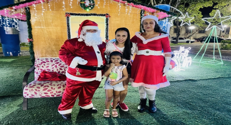 CHEGADA DO PAPAI NOEL REUNE CENTENAS DE FAMÍLIAS TAPIRATIBENSES.